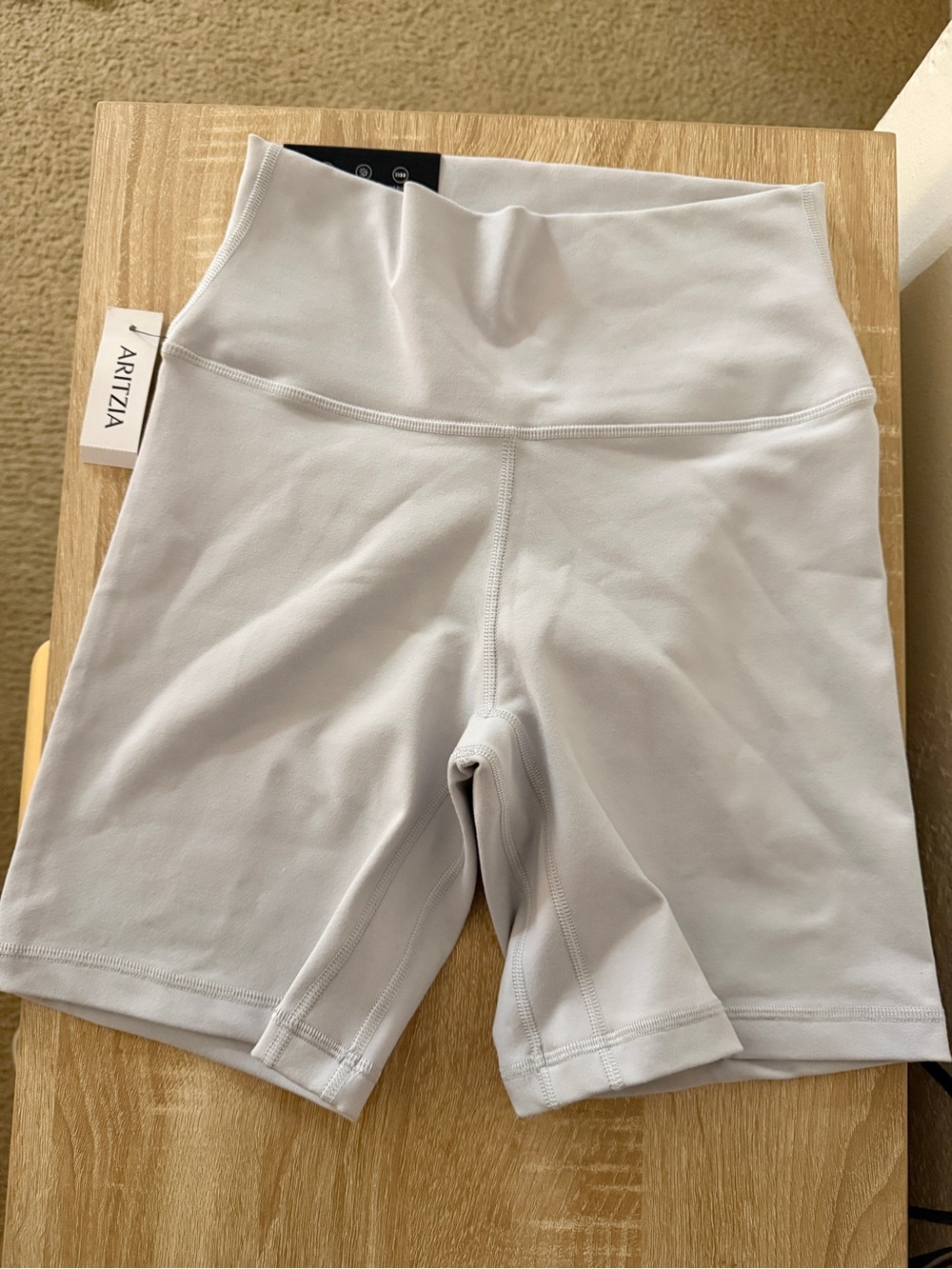 NWT Aritzia Golden Life Cheeky Hi-Rise 7” Bike Shorts in Chrome SZ 6